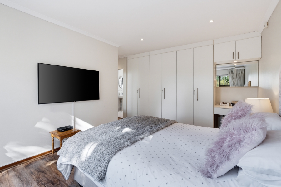 4 Bedroom Property for Sale in Edgemead Western Cape